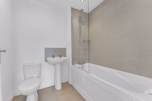 Family Bathroom/WC- click for photo gallery